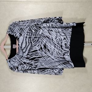 01168 Chico's black & gray print layered tummy control blouse 1 M